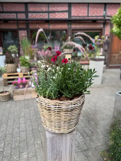 Liebevolle Trauerfloristik und würdevolle Kränze